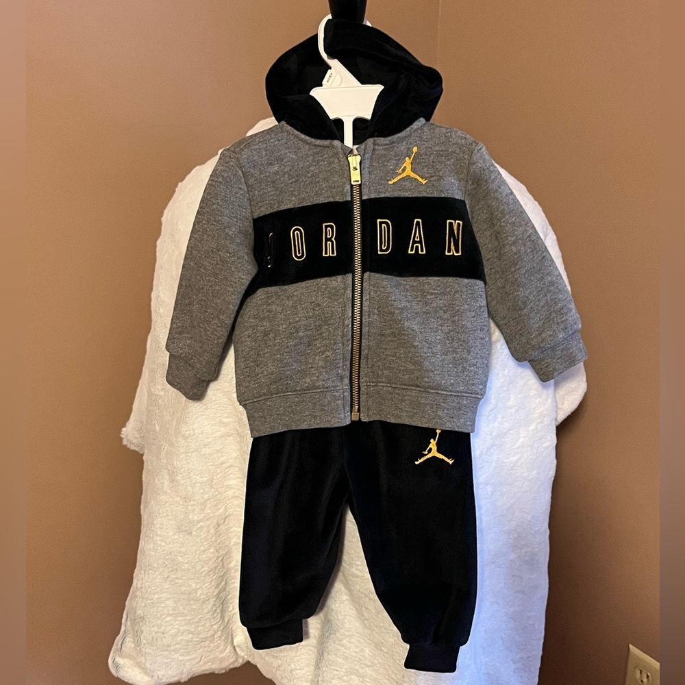 Jordan Cozy Sweatsuit With Velour Accents-NWOT